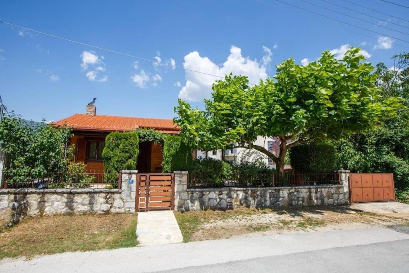 Wooden House In Ioannina Lejlighed Eksteriør billede